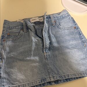Aritzia Mini jean skirt size 23 little snag